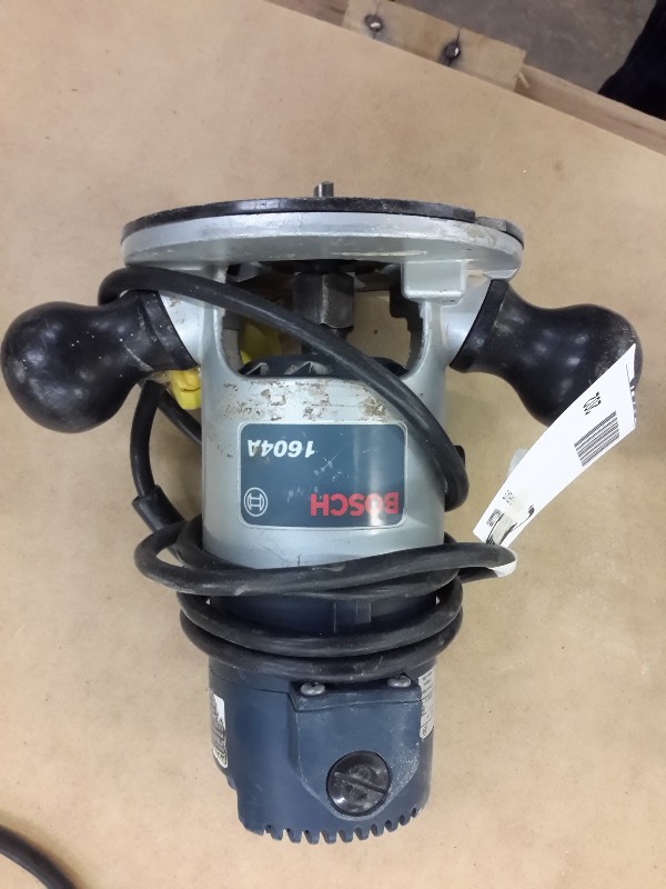 lot 202 image: BOSCH 1604A Router