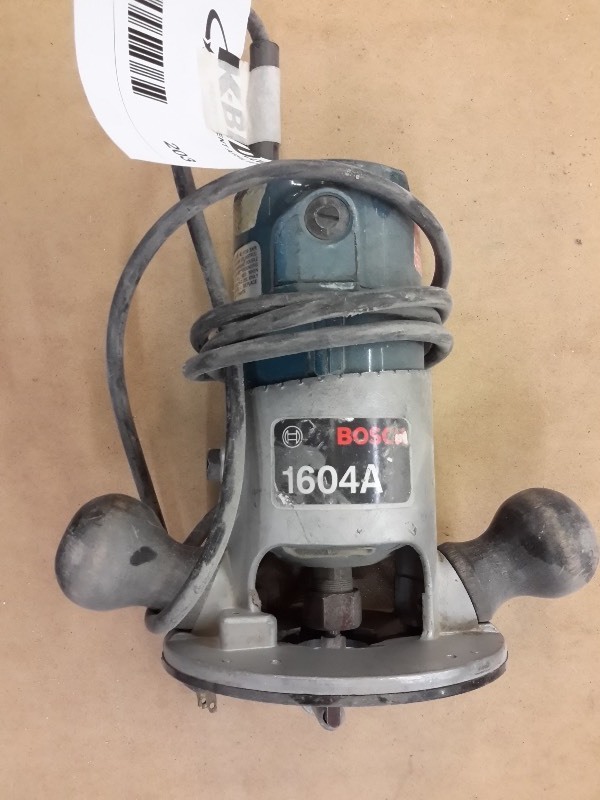 lot 203 image: BOSCH 1604A Router