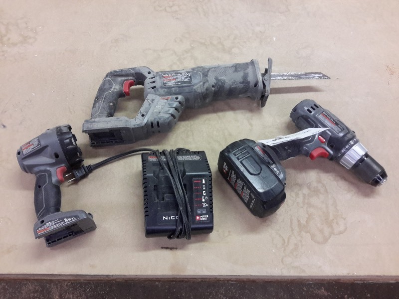 lot 224 image: Porter Cable Recip Saw, Rechargeable Flashlight Drill PC1800D.. Charger included
