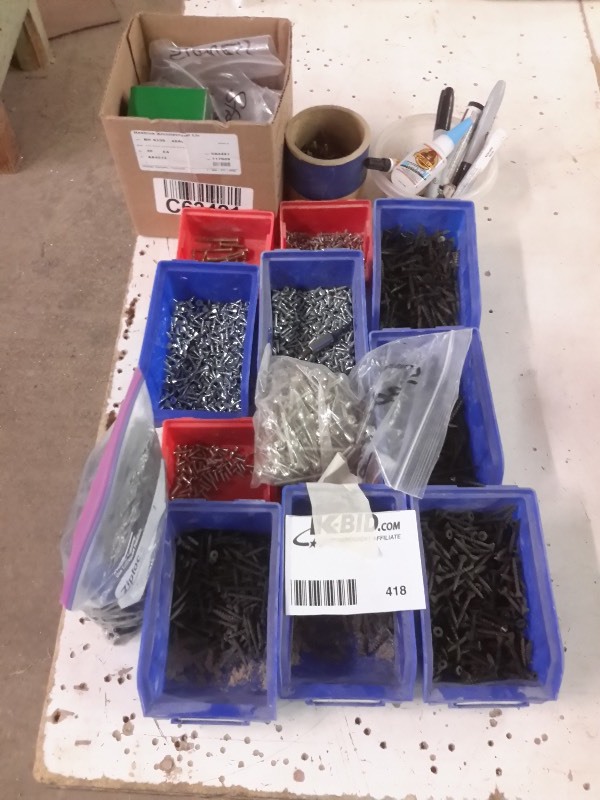 lot 418 image: Large lot of Screws and fasteners