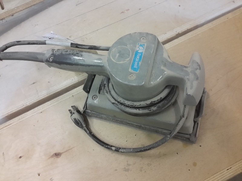 lot 433 image: Porter Cable Model 505 Heavy Duty Sander