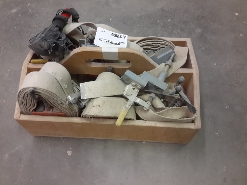 lot 446 image: Box of lifting straps and accessories