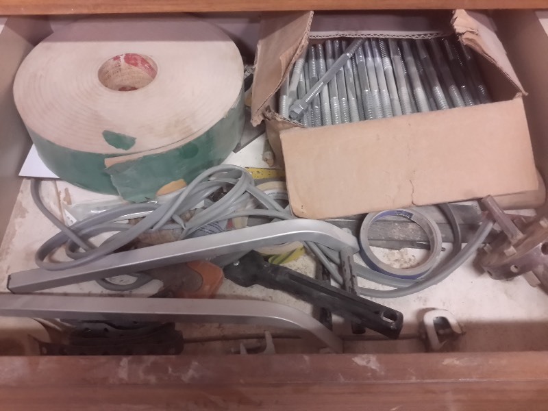 lot 441 image: Drawer of Misc. Items.. See closeups