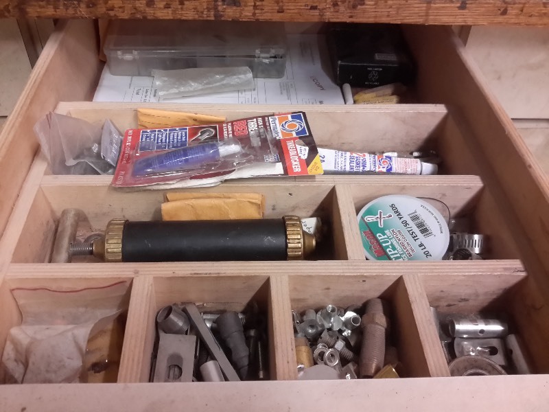 lot 459 image: Drawer of Misc. Items.. See closeups