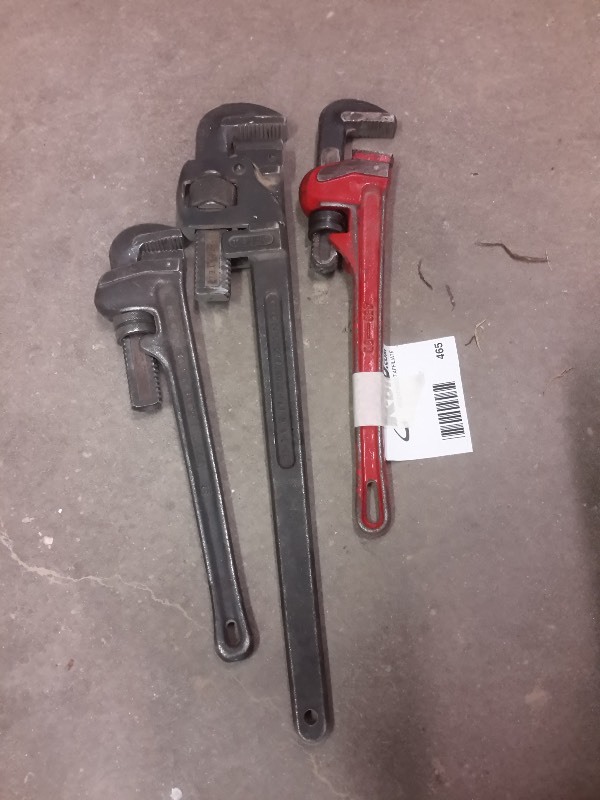 lot 465 image: 3 Pipe Wrenches.. 1, 24in 2, 18in