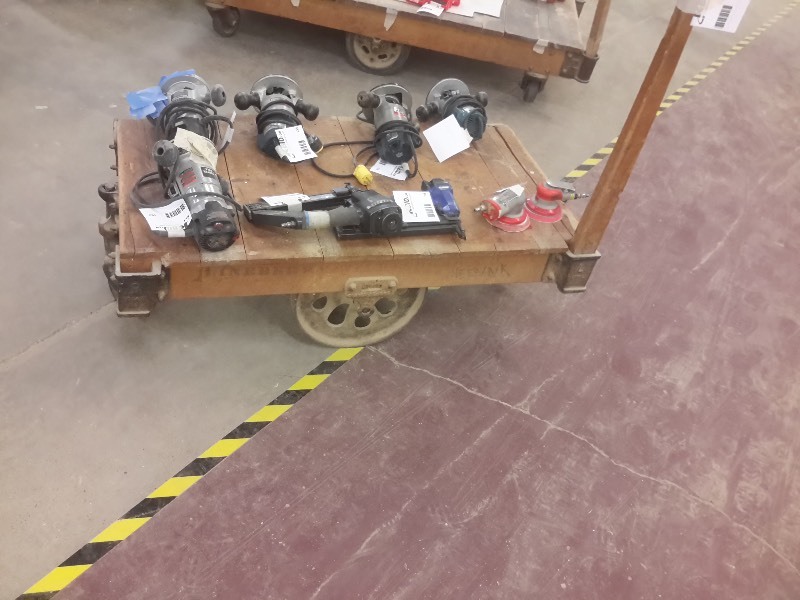 lot 516 image: Lineberry Antique Railroad Cart.. Hardware in excellent shape