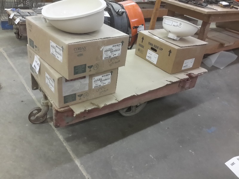 lot 523 image: Antique Railroad Cart.. Nothing on Cart included.. No markings