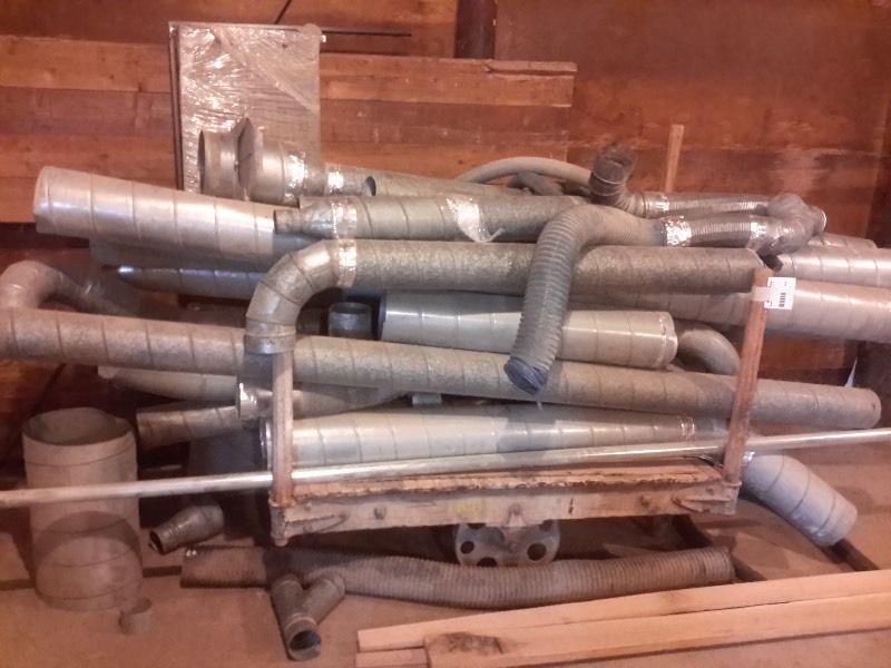 lot 528 image: Cart of Misc. SizesShapes of Duct Work.. CART NOT INCLUDED