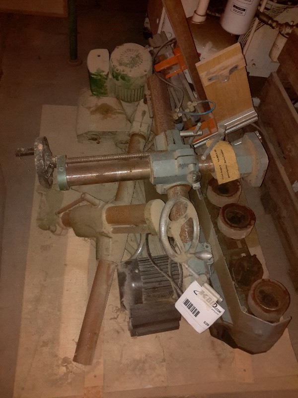 lot 539 image: HOLZER, Misc. Power Feeds and parts