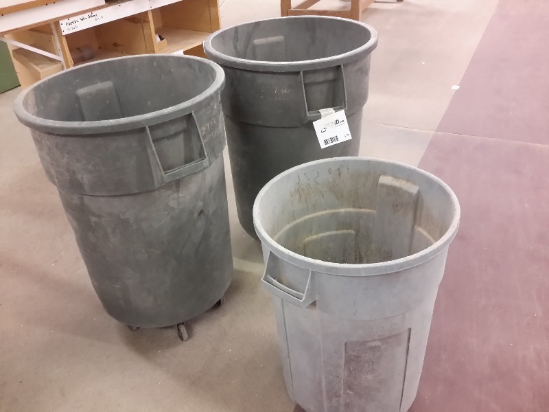 lot 379 image: 3 large plastic garbage barrells