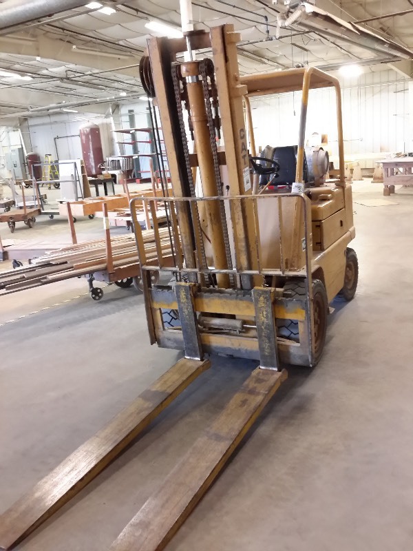 lot 32 image: Caterpillar, V60B Fork Lift.