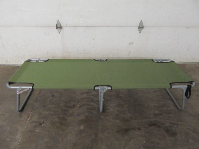 lot 86 image: Nice Newer Metal Camping Cot wMattress