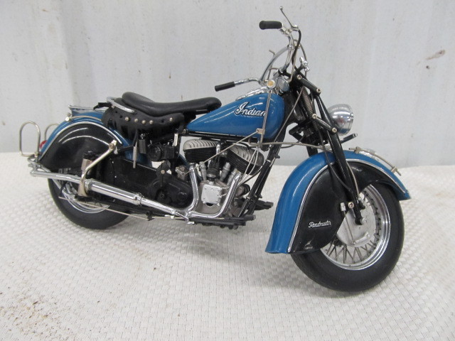 lot 8 image: Diecast Metal INDIAN Motorcycle