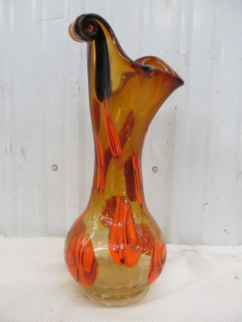 lot 14 image: Large Signed Vintage ESSIE ZAREH Art Glass Vase