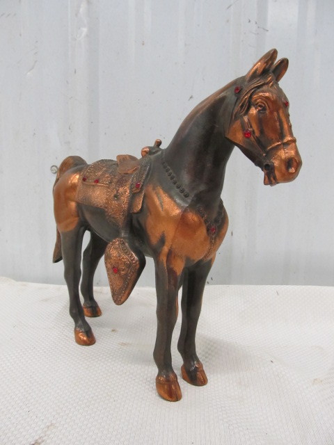 lot 18 image: NICE Vintage Cast Metal Horse Statue