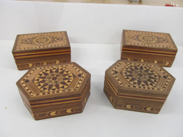 lot 22 image: 4 Vintage Inlaid Wood Trinket Boxes