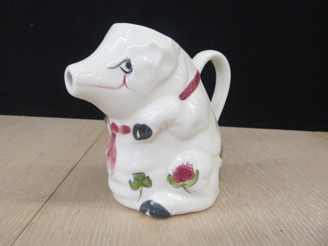 lot 45 image: Vintage Ceramic Pig Pitcher