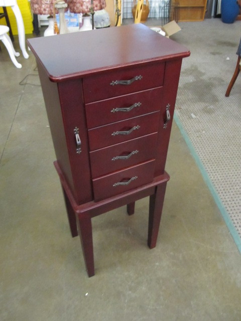 lot 96 image: Nice Jewelry Organizer Cabinet