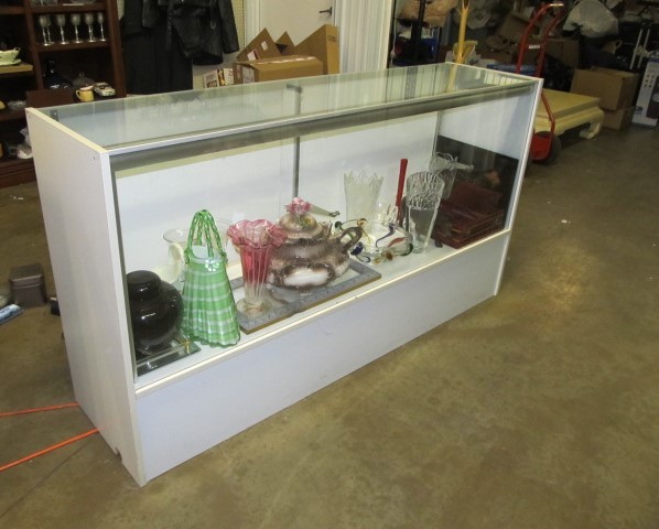 lot 100 image: Nice Retail Display Cabinet