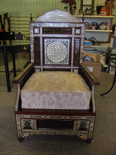 lot 25 image: Large Vintage Inlaid Throne Chair