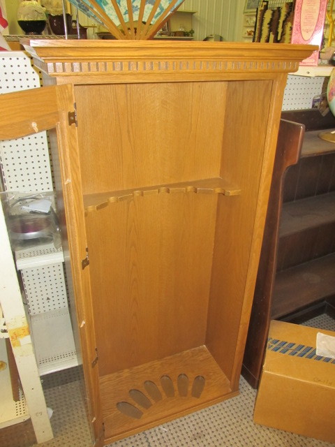 lot 113 image: Wooden Gun Cabinet 