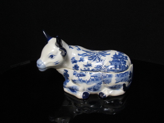 lot 155 image: Large Oriental Style Cow Cookie Jar