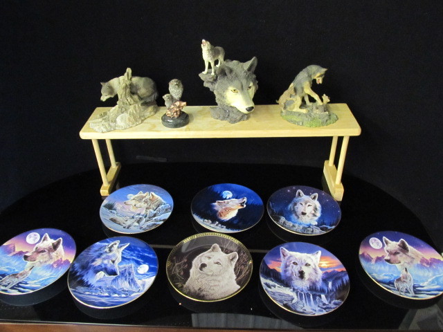 lot 171 image: NICE Lot of Wolf Collectibles Plates etc