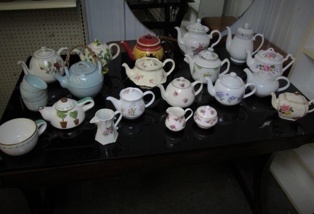lot 174 image: LARGE Collection of Ceramic etc Teapots