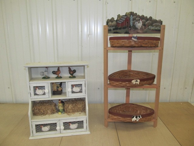 lot 108 image: Wooden ChickenFarm Dcor & Shelf