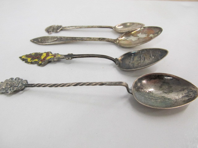 lot 185 image: 4 Vintage Sterling Silver Souvenir Spoons