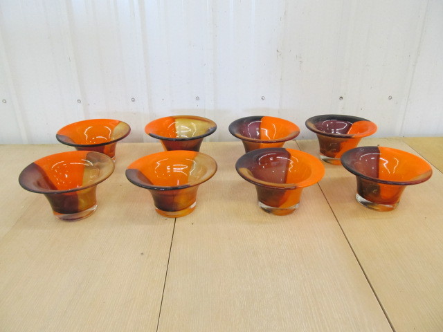 lot 193 image: Set of 8 Decorative Orange Swirled Glass Vases