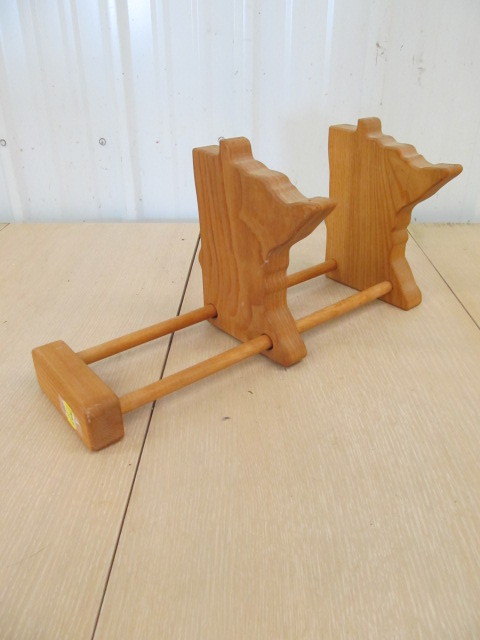 lot 196 image: Solid Wood MINNESOTA Sliding Bookend Rack