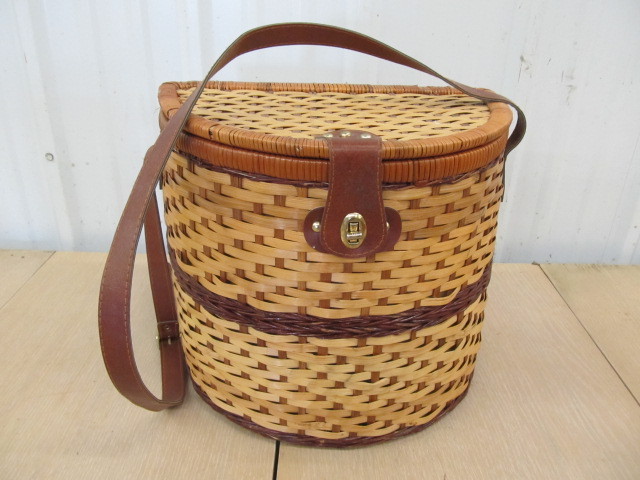 lot 199 image: Woven Picnic Basket