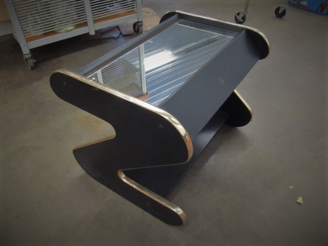 lot 205 image: Unusual Z-Shaped Glass Top DeskTable