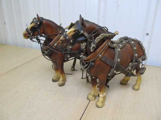 lot 226 image: Vintage BREYER Horses wLeather Harnesses