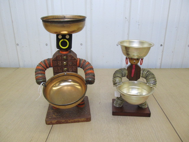 lot 227 image: Vintage Folk Art Bottle Cap Figures