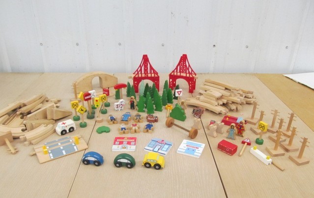 lot 233 image: Lot of Wooden Train Toys & Accessories