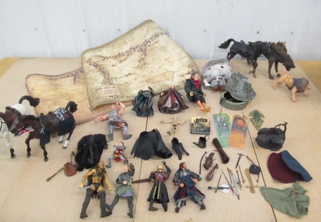 lot 247 image: Large Lot of LORD OF THE RINGS Toys & Collectibles