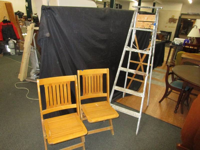2 Folding wood chairs and Wood step Ladder