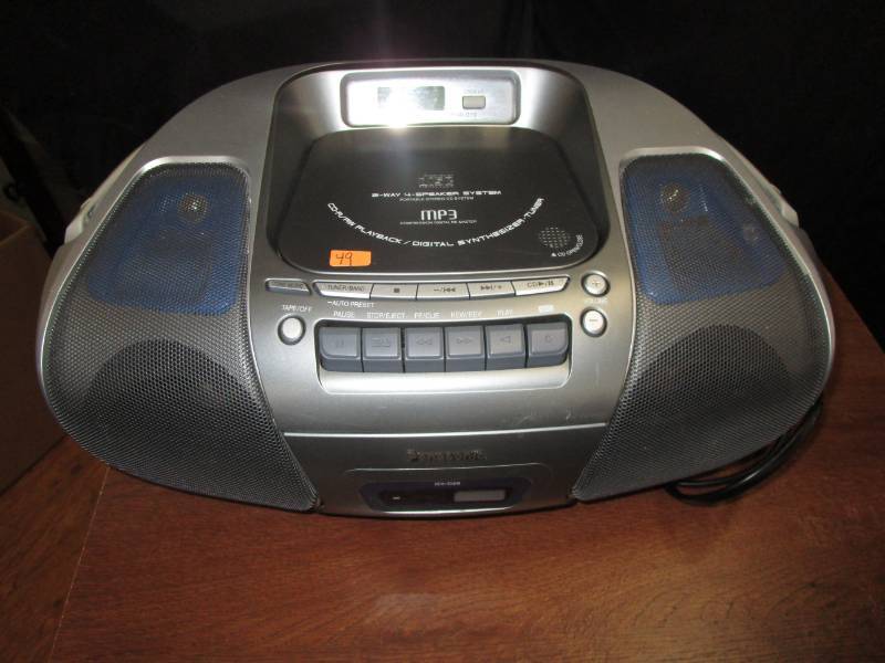 Panasonic Radio, CD Player, MP3 and Tape Player (works)