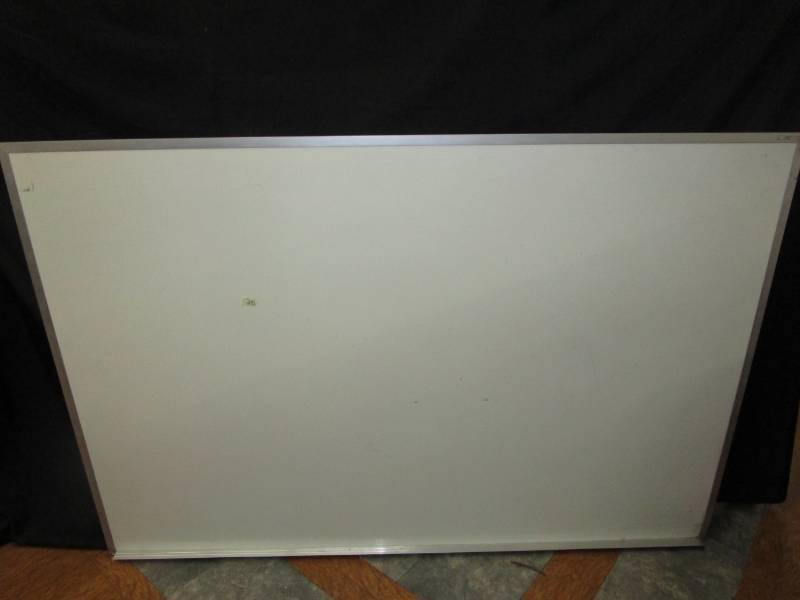 White Board Messures 72.5 x 48.5 (Can be hung either way)