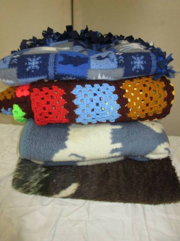 4 Vairous soft Fuzzy Blankets
