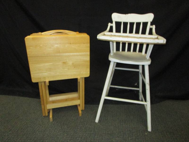 Old wooden Height Chair, 4 Tv Trays