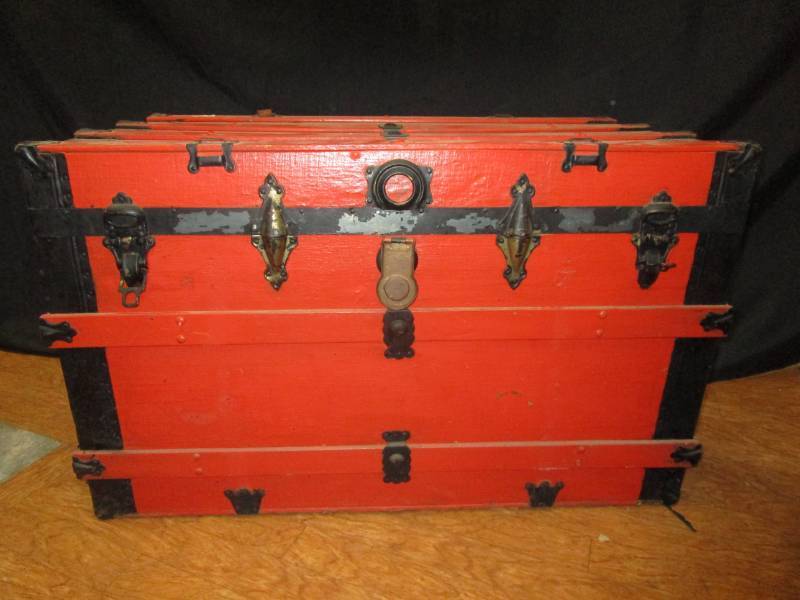 Old Red Trunk