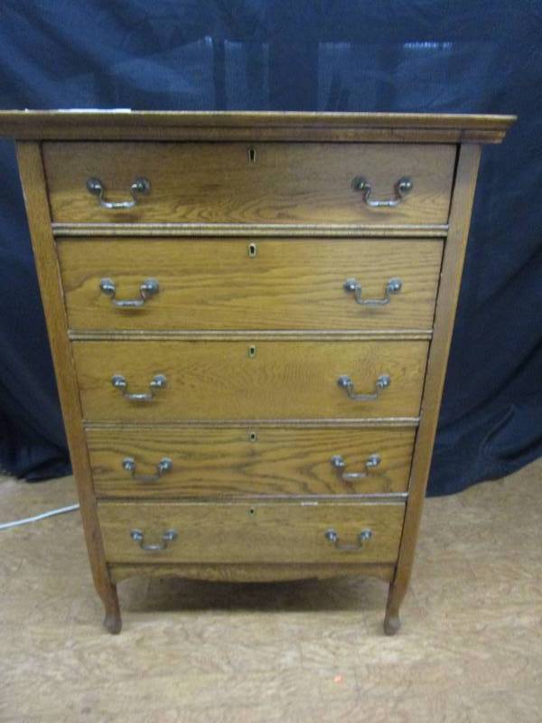 5 Drawer Dresser and the Drawers work great