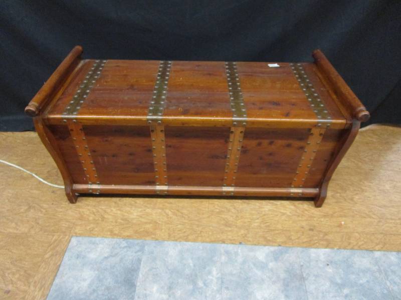 Tennesee Aromatic Red Cedar Hope Chest with Copper strips 45 l x 20 12 w x 20 12 Tall