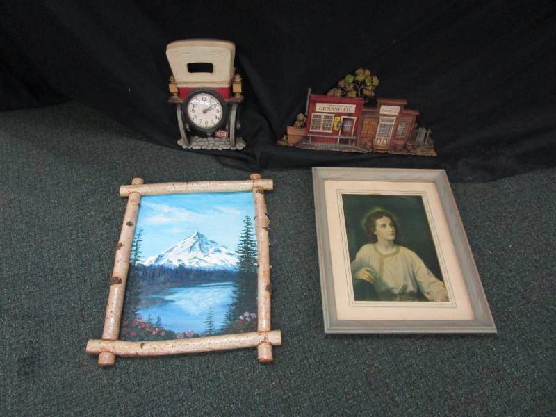 Pitures and clock