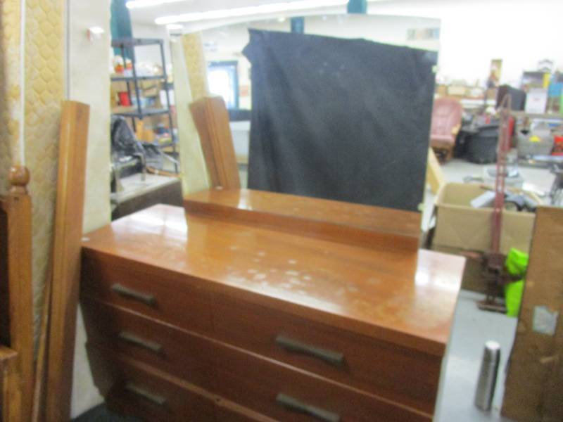 Dresser with 6 drawers and mirror