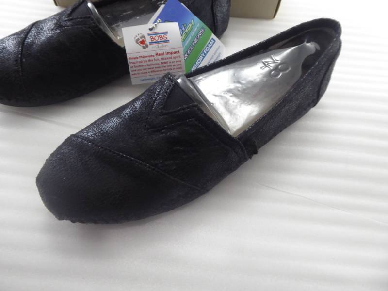 lot 11 image: Brand New BOBS from Skechers Womens Luxe Fashion Slip-On Flats Size 8.5