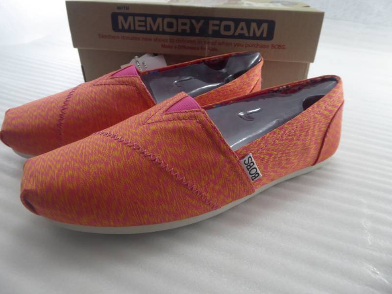 lot 13 image: Brand New Bobs from Skechers Womens Plush Kaleidoscope Shoes Size 7
